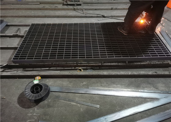 La grille en acier de passerelle piétonnière a crénelé la grille galvanisée plongée chaude