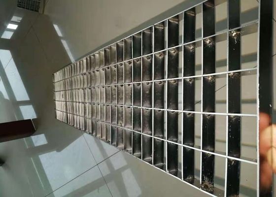 Barre galvanisée par 316 d'acier inoxydable râpant la plate-forme non inflammable de grille en métal