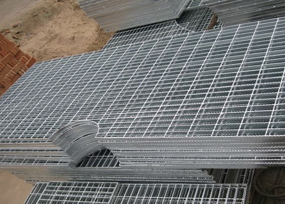 Grille en acier de plancher de pression de passage couvert verrouillé de forge pour le support d'entrepôt