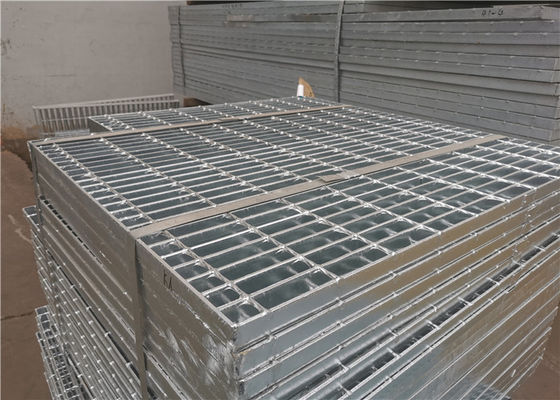 La grille en acier de plate-forme de l'acier au carbone Q235 a galvanisé la forme dentelée de place