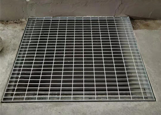 La construction métallique a crénelé le carbone moyen galvanisé de plate-forme discordante en acier