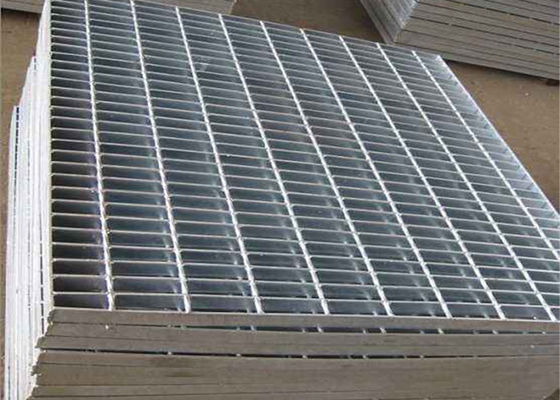 Q235 a soudé la grille en acier pour l'infiltration de route