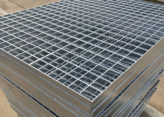 La protection de rouille a soudé la grille en acier 32x5mm que la place a crénelé non le glissement