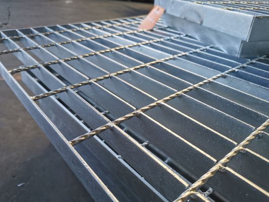 32x3mm ont galvanisé le boutissoir discordant en acier de plat verrouillé pour le passage couvert d'allée