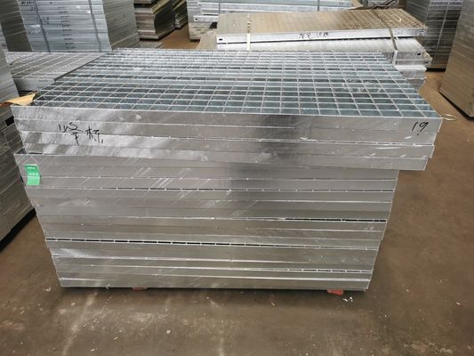 explosion de preuve discordante en acier de dérapage de bandes de roulement d'escalier de soudure d'atelier de 32*3mm anti