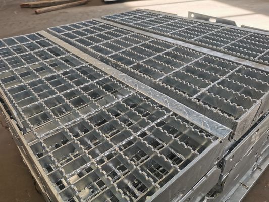 Type en acier usine de la largeur T4 de la grille 1m de composé de galvanisation d'immersion chaude d'ODM extérieure
