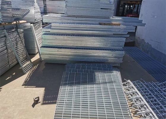 304 l'allée d'acier au carbone de solides solubles 316SS râpe la longueur de râper 12m de haute résistance