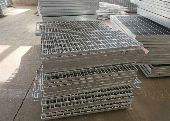 L'allée en acier galvanisée dentée râpe râper 6063 en aluminium pour le drain de stade