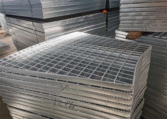 L'allée en acier galvanisée dentée râpe râper 6063 en aluminium pour le drain de stade