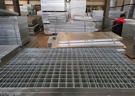 le drainage résistant épais d'allée de 6mm râpe le type dentelé par 25x3mm