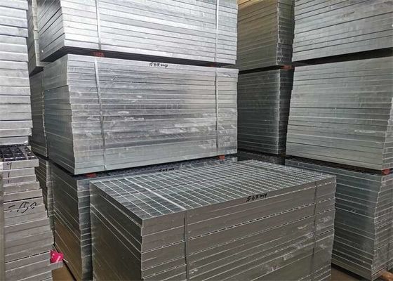 le drainage résistant épais d'allée de 6mm râpe le type dentelé par 25x3mm