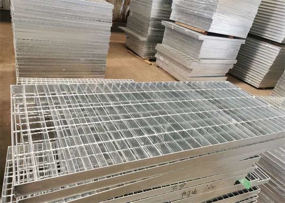 L'allée Q195 en acier extérieure râpe la grille