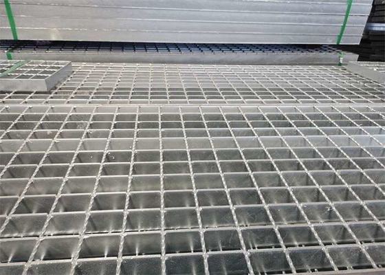 L'anti escalier de dérapage de 48 pouces marche le moulin discordant en acier de passage couvert fini