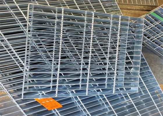 L'allée en acier municipale du drain Q345 râpe le type dentelé râper