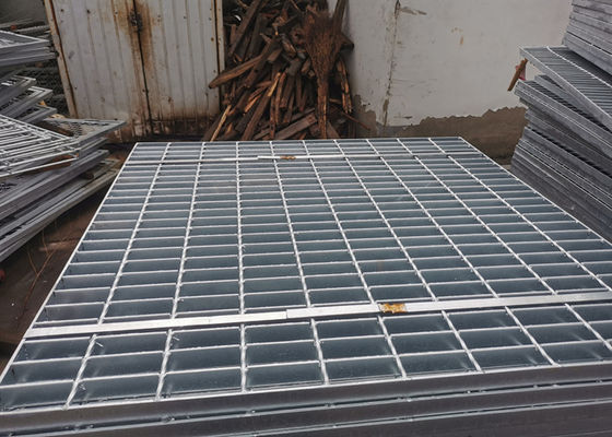L'installation facile de vente chaude d'usine a galvanisé la grille en acier soudée pour le conduit d'évacuation