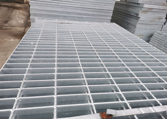 L'installation facile de vente chaude d'usine a galvanisé la grille en acier soudée pour le conduit d'évacuation
