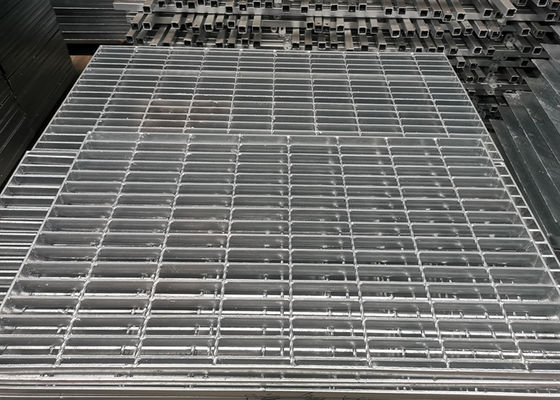 l'immersion chaude de 1000mm×6000mm a galvanisé la grille en acier soudée par résistance en acier de dérapage de trottoir