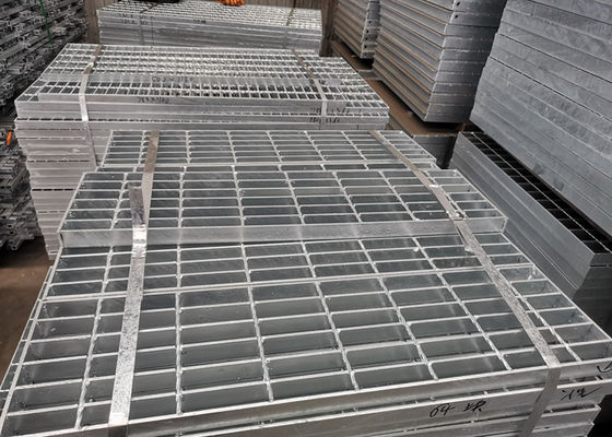 Grille inoxydable galvanisée 90mm de la barre d'acier 304 pour la plate-forme pharmaceutique de stockage