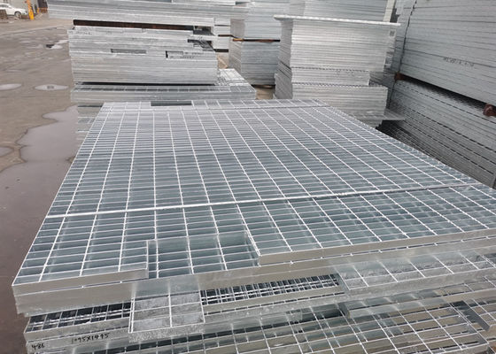 passerelle en aluminium épaisse de 5mm râpant les grilles d'allée galvanisées par 65mm