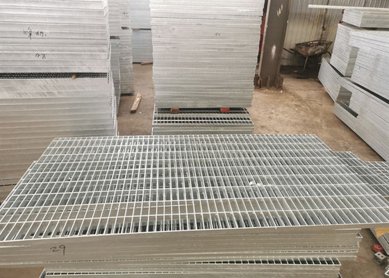 Barre d'acier inoxydable de la raffinerie 316 râpant l'acier à faible teneur en carbone de S235JR