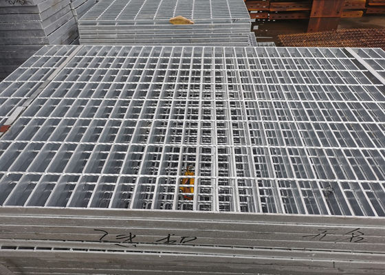 Acier à faible teneur en carbone galvanisé par drainage de la grille Q345 de drain de pont de construction
