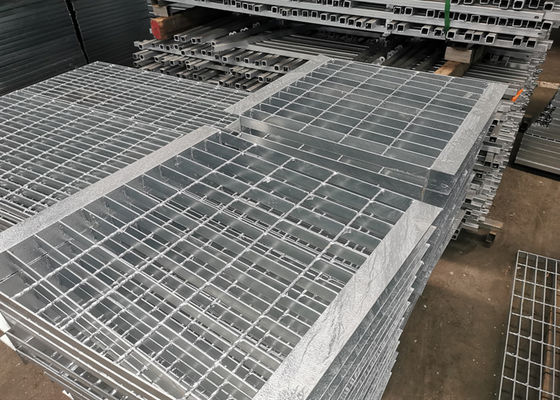 Maille de passage couvert galvanisée par preuve discordante en acier de haute résistance de dérapage de la plate-forme 100mm