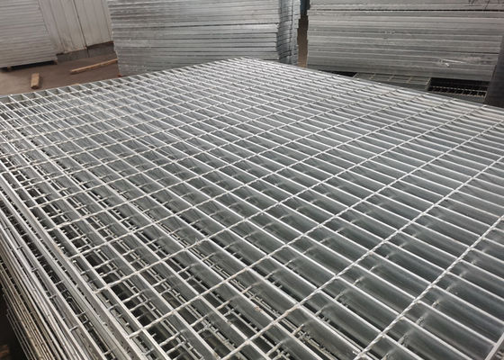 Le plancher argenté de l'acier inoxydable Q235 râpant l'immersion chaude a galvanisé de haute résistance