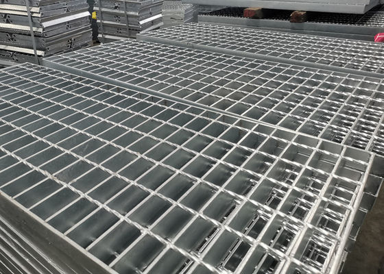 Glissez non l'immersion Q345 chaude a galvanisé la grille en acier pour le trottoir de pont