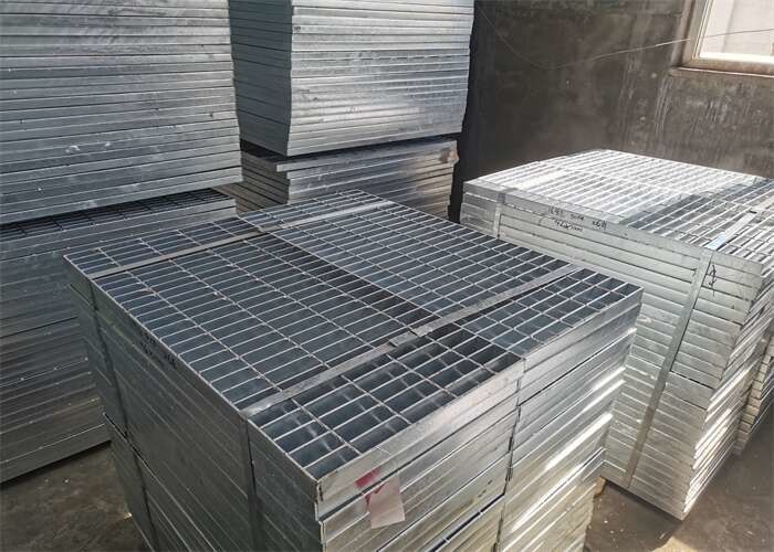 Plate-forme en aluminium de grille de passage couvert d'anti corrosion pour la rambarde de route