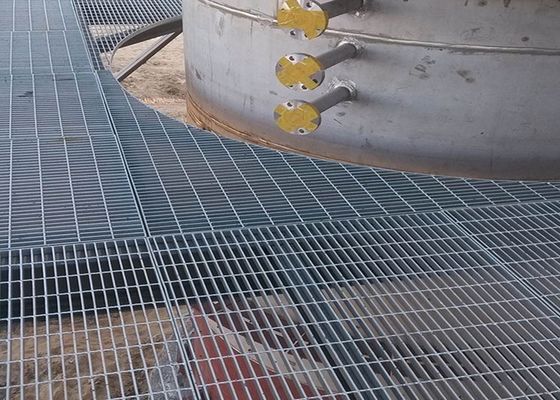 Grille en acier de plancher de pression de passage couvert verrouillé de forge pour le support d'entrepôt